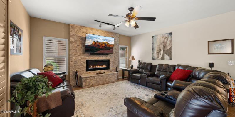 22-web-or-mls-Living Room1