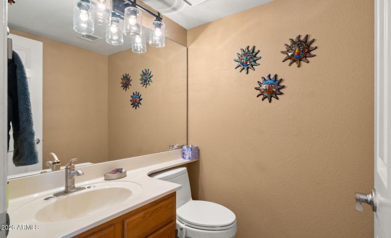 25-web-or-mls-Powder Room