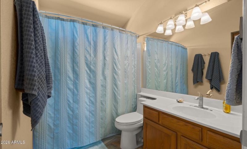 39-web-or-mls-Upstairs Full Bathroom