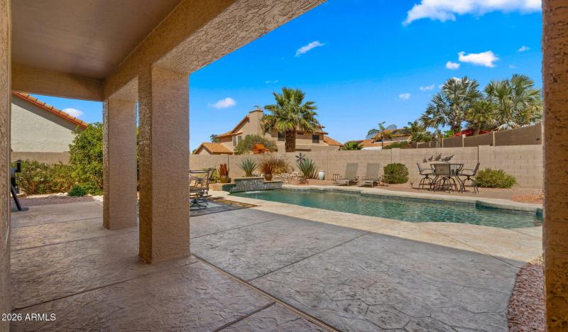 44-web-or-mls-Backyard3