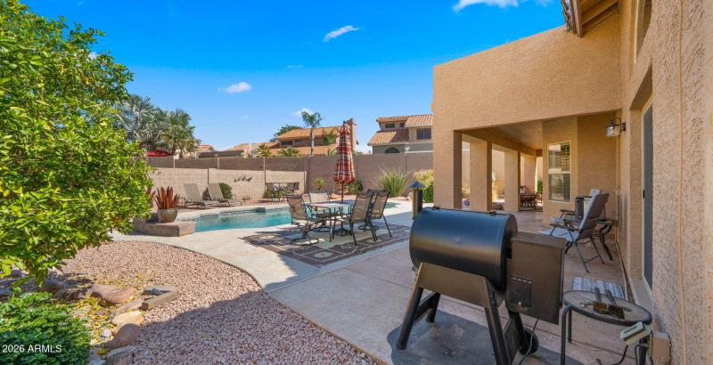 47-web-or-mls-Backyard5