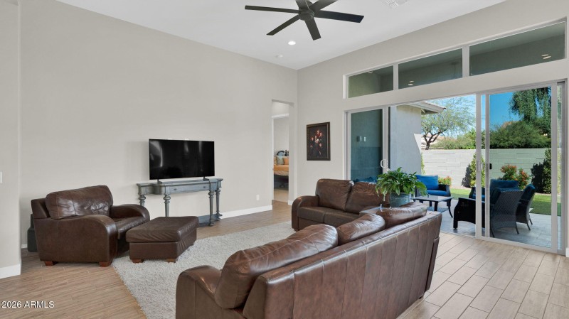 50-web-or-mls-P1486366