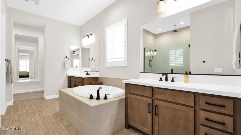 57-web-or-mls-P1486413