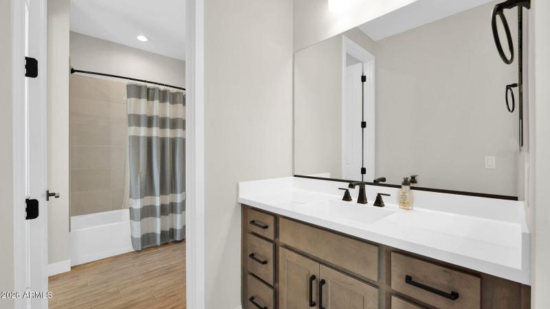 64-web-or-mls-P1486483