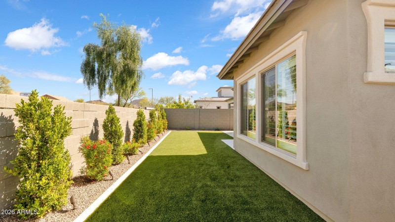 76-web-or-mls-P1486560