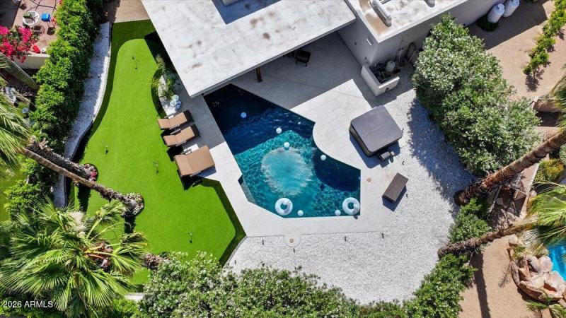 10-DJI_20250613060314_0169_D