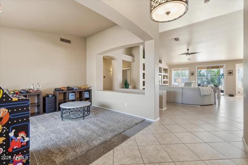 06-4429 E Happy Coyote Trail_RedHogMedia