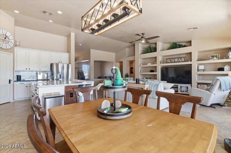 17-4429 E Happy Coyote Trail_RedHogMedia