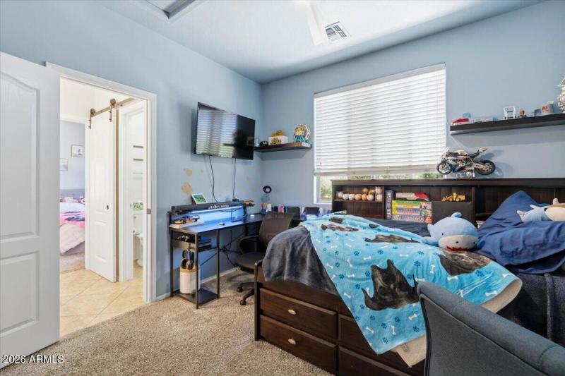 38-4429 E Happy Coyote Trail_RedHogMedia