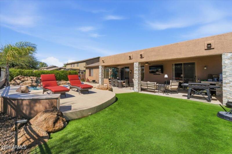 47-4429 E Happy Coyote Trail_RedHogMedia