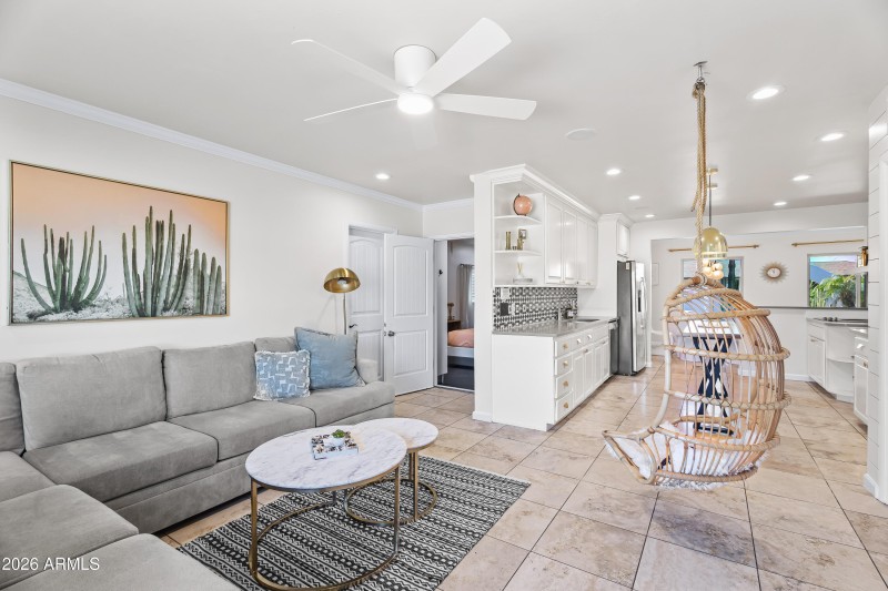 Open family + kitchen