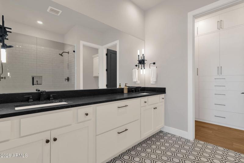 36-web-or-mls-16023-e-ridgestone-dr