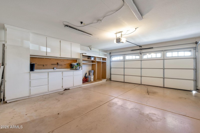 Garage : Cabinets