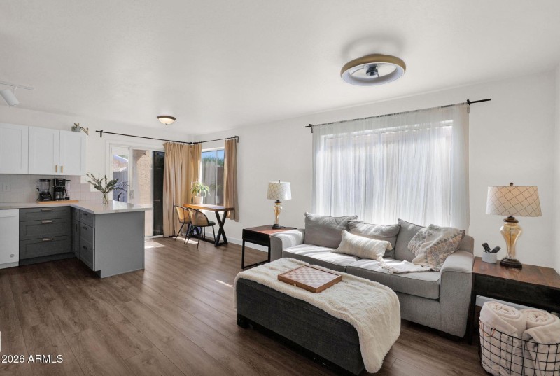 761 Williams - 07Family Room