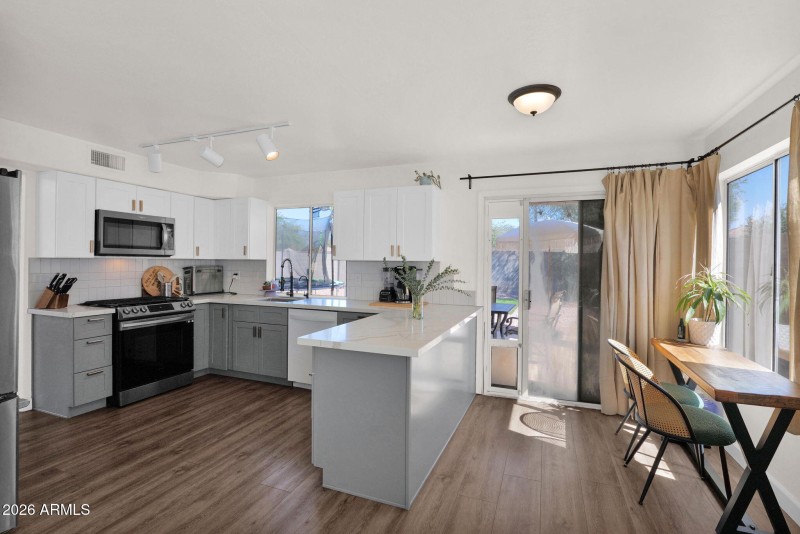 761 Williams - 08Kitchen and Nook