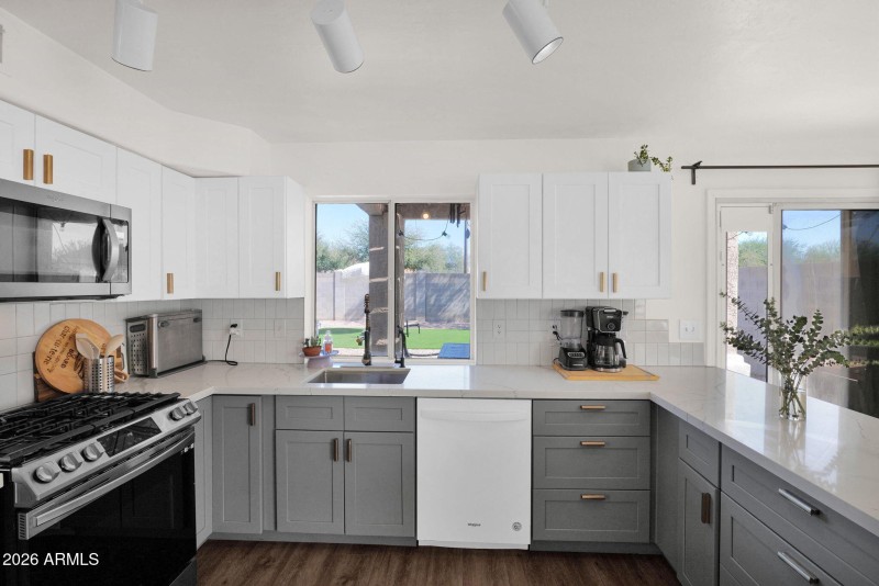 761 Williams - 09Kitchen