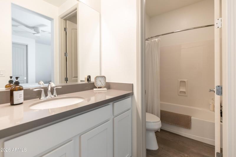 En-suite Main Floor 6