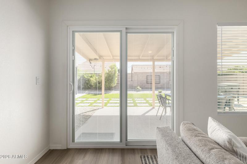 Newer arcadia door with B/I blinds