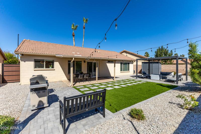 Entertainer's dream yard