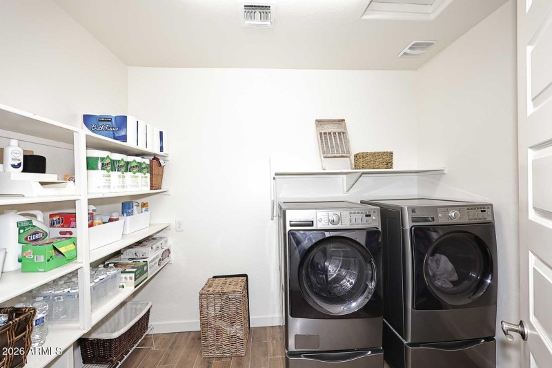 Laundry-Storage Room