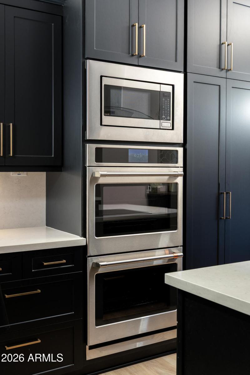 DOUBLE OVEN/ MICROWAVE