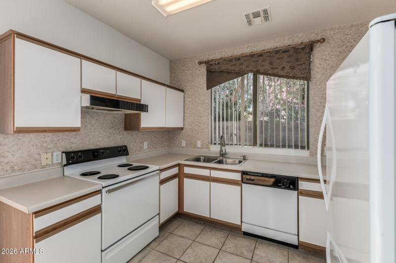 Light and Bright Kitchen