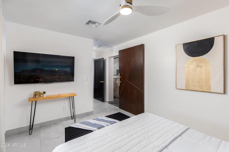 2ND PRIMARY EN-SUITE