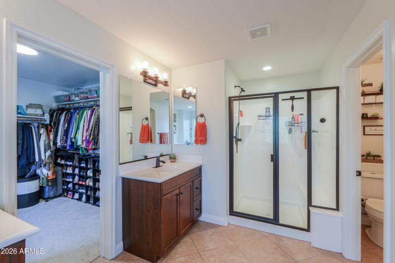 Primary Bathroom (2)