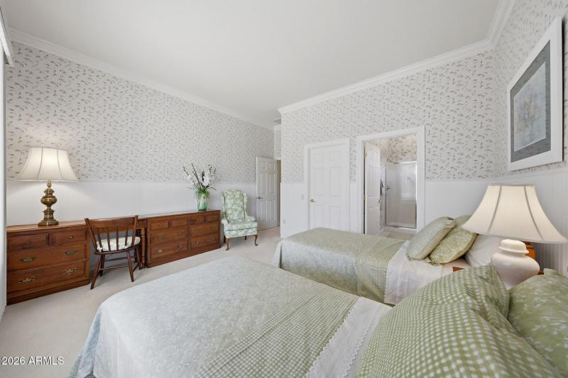 En suite 2nd bedroom