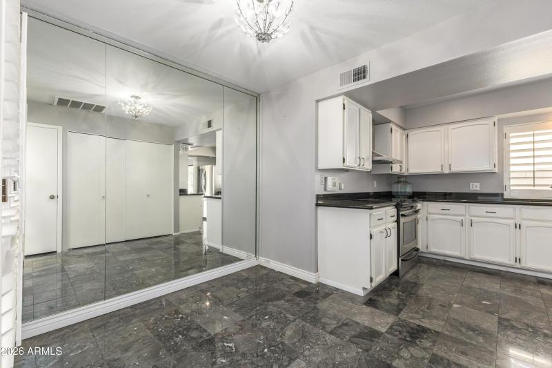 unstaged kitchen & breakfast nook