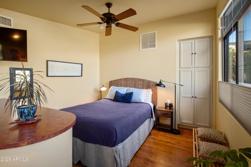 Bedroom - Vista Cottage