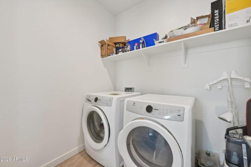 30-web-or-mls-W Carmen St-S0803-030