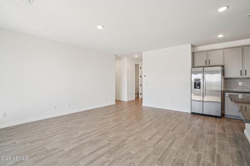 6-web-or-mls-W Camden Ave-S0703-006