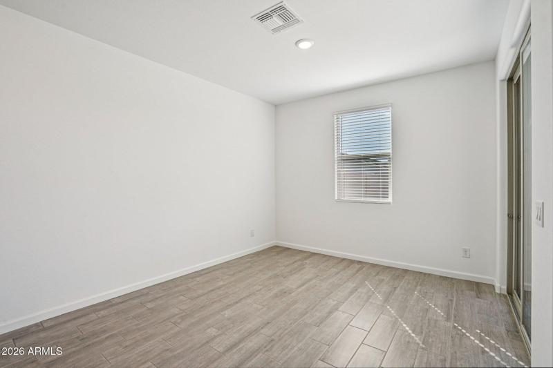 15-web-or-mls-W Camden Ave-S0703-015