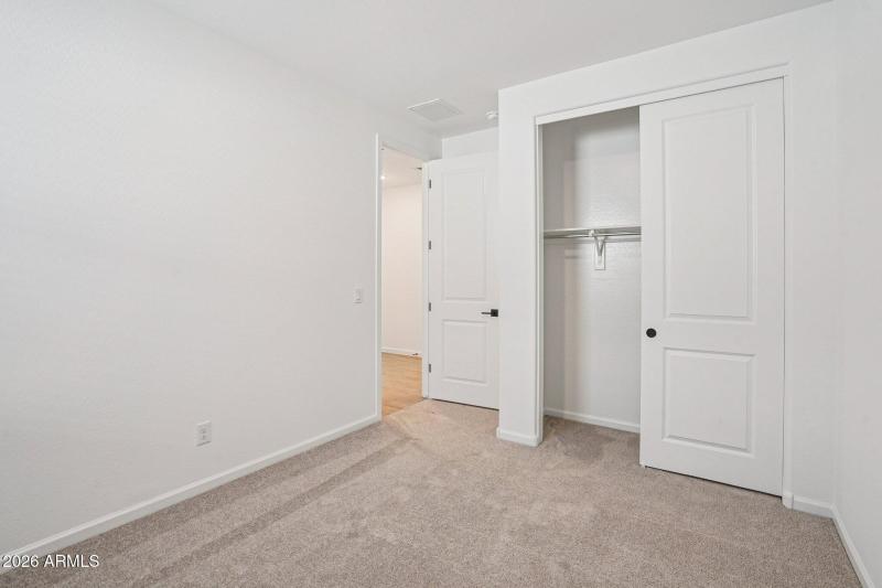 23-web-or-mls-W Camden Ave-S0703-023