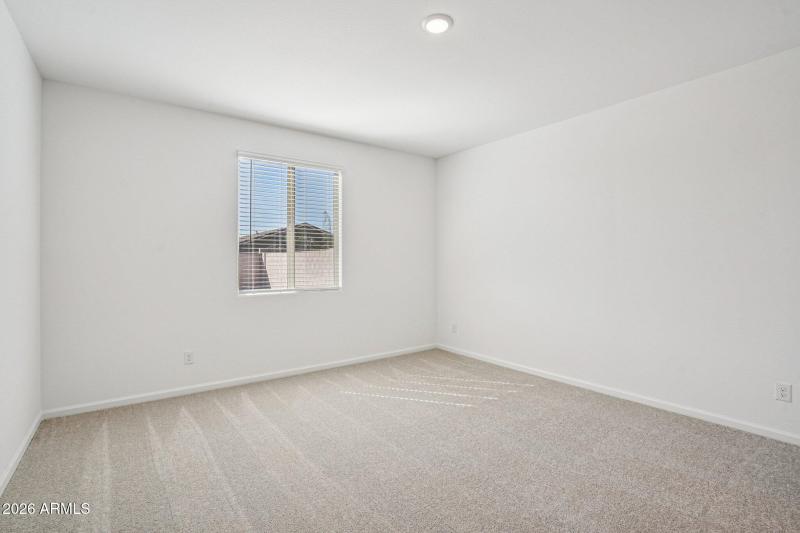 25-web-or-mls-W Camden Ave-S0703-025