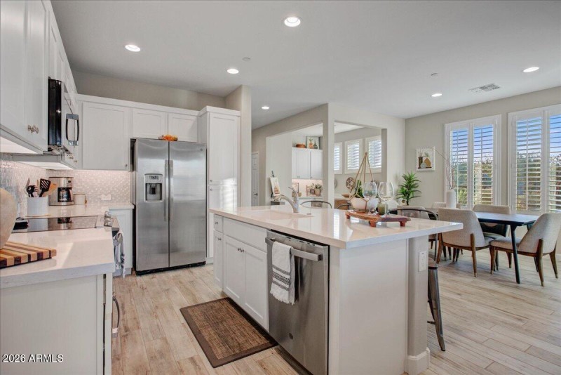 09-Kitchen To Dining Area