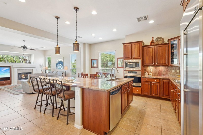 21-web-or-mls-N 127th Ln-S0703-021