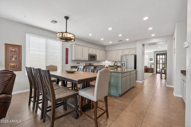 23_7135_W_Desert_Mirage_Dr23_mls