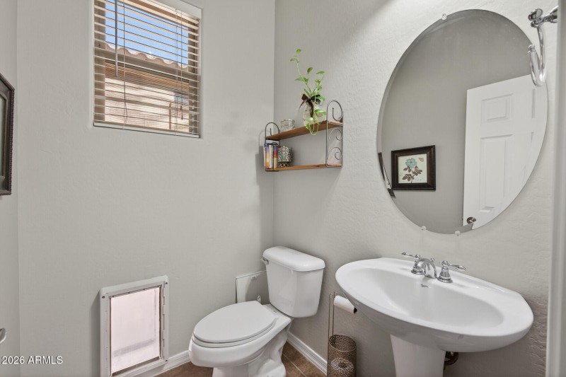 32_7135_W_Desert_Mirage_Dr32_mls