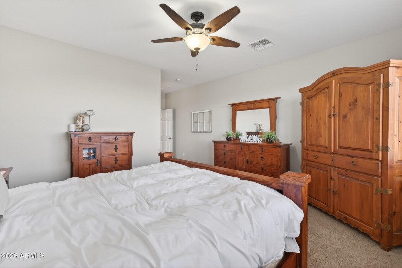 36_7135_W_Desert_Mirage_Dr36_mls