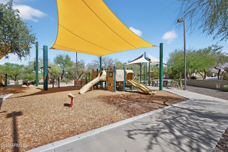 64_7135_W_Desert_Mirage_Dr64_mls