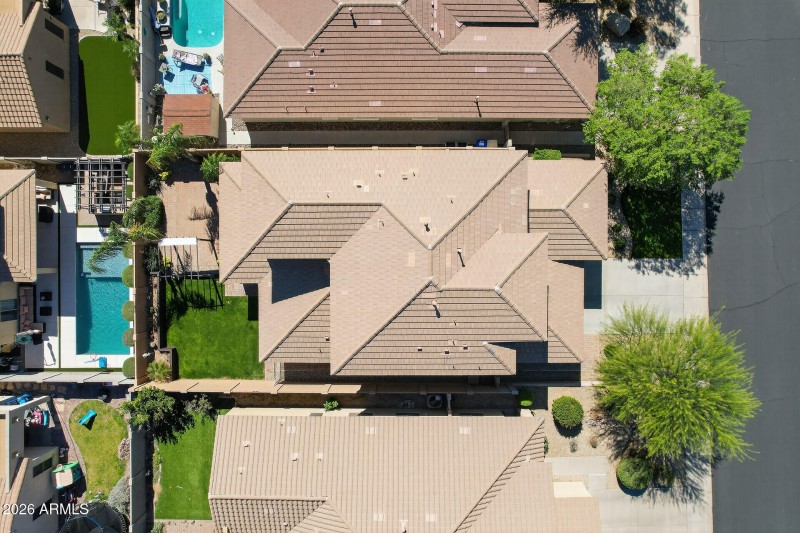 86_7135_W_Desert_Mirage_Dr86_mls