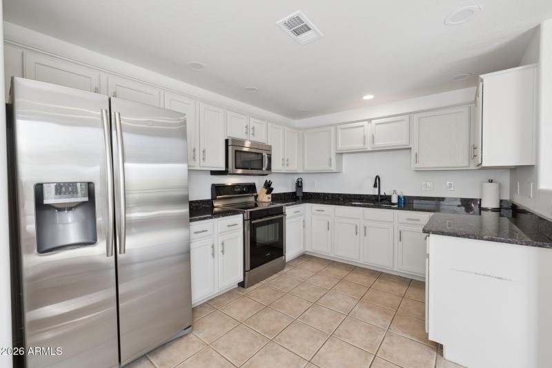 Fully Equipped Kitchen Amenities