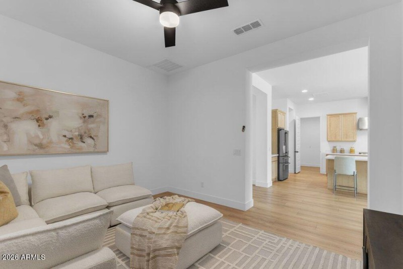 023_35-web-or-mls-103_a4m_ap_723