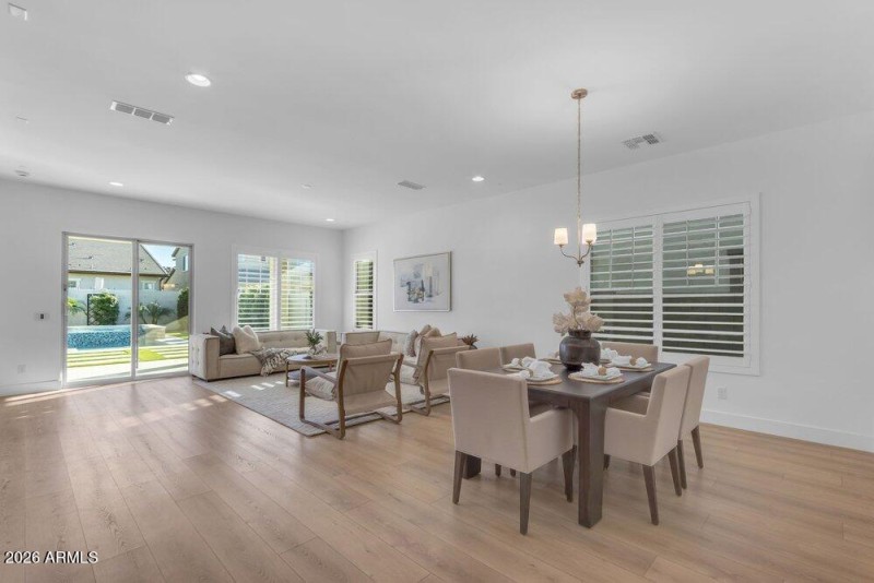 024_36-web-or-mls-106_a4m_ap_565