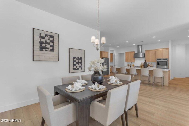 026_38-web-or-mls-112_a4m_ap_985