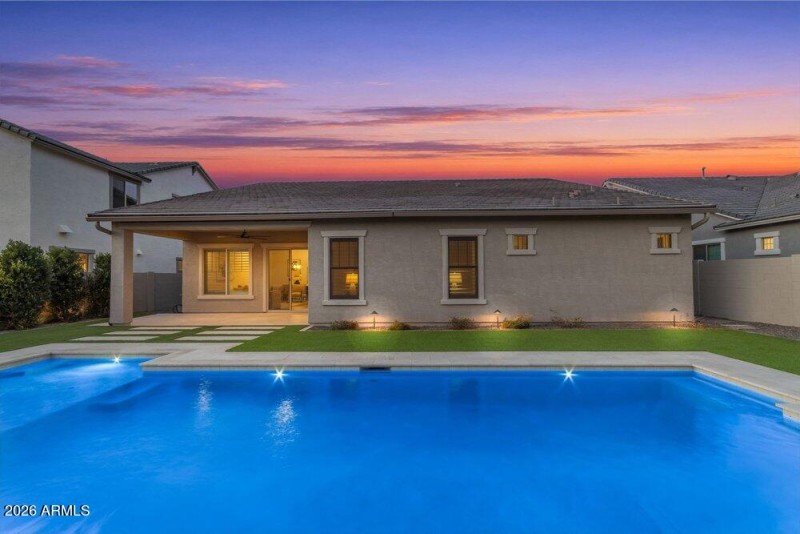 049_94-web-or-mls-518_a4m_tw_581