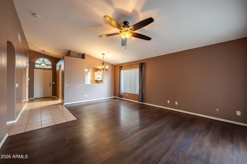 11Suprise 3bed 2bath 15551 N Lasso DR Wa