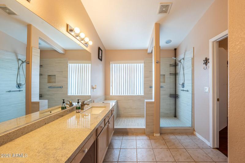 32Suprise 3bed 2bath 15551 N Lasso DR Wa